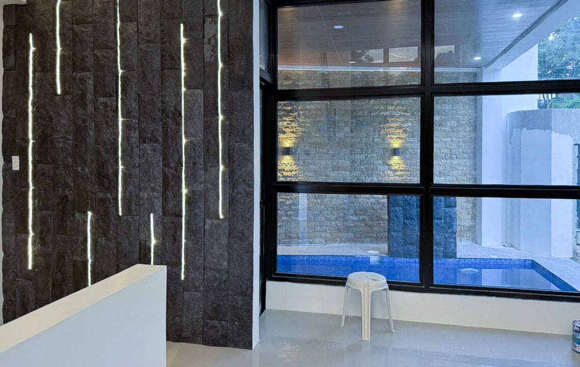 SRDGWE1 - Sophisticated Home with High Ceilings and Natural Light - Cebu Grand Realty (5)