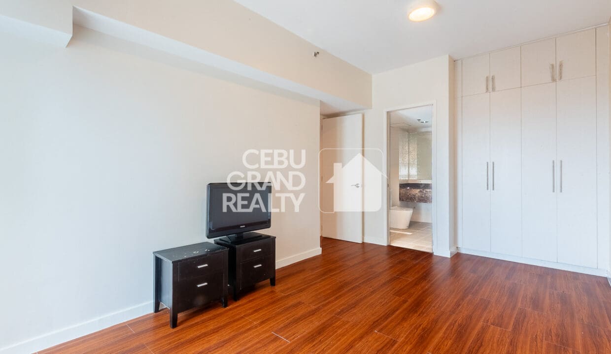 RCMP25 -Nature Meets Elegance in a Scenic Highrise Condo - Cebu Grand Realty (16)