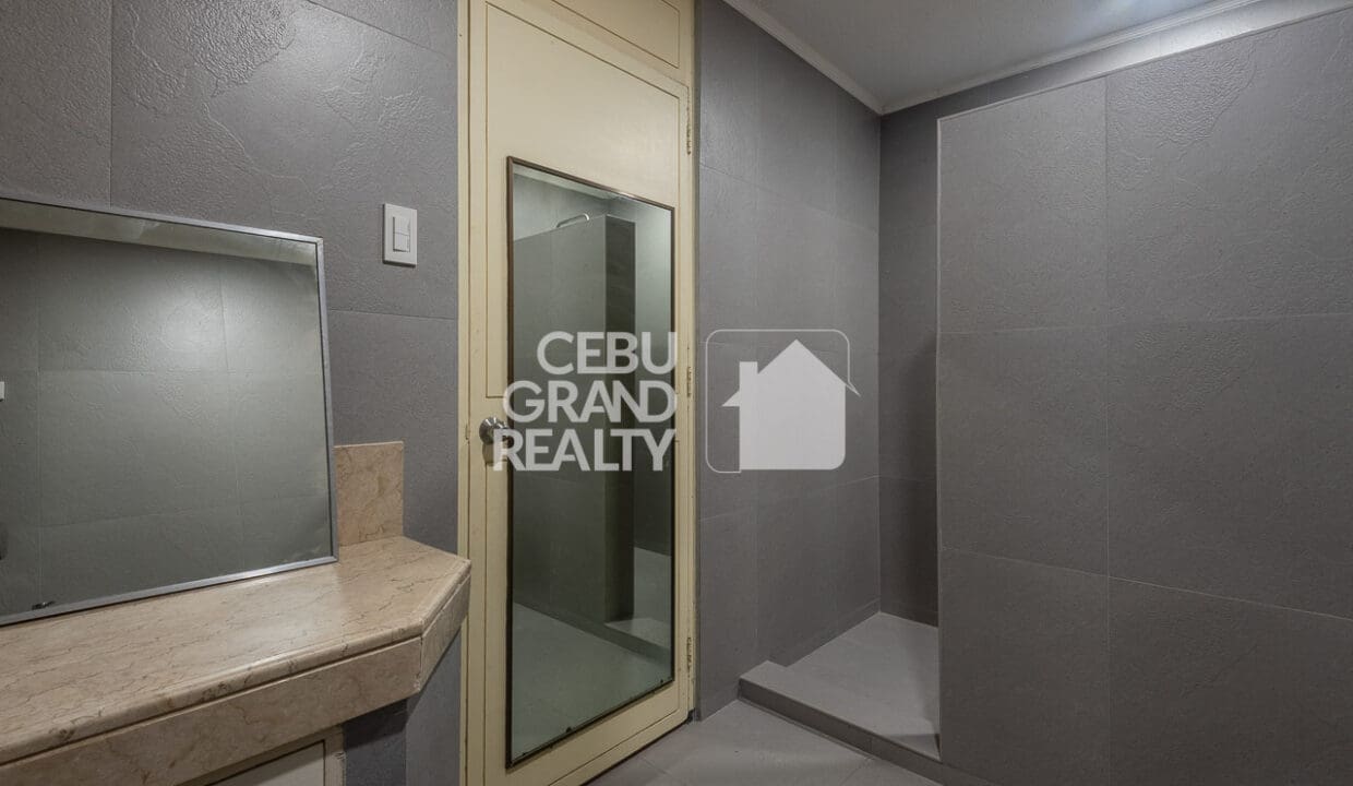 RCREC16 - Comfort Meets Style in This Tastefully Furnished Unit - Cebu Grand Realty (11)