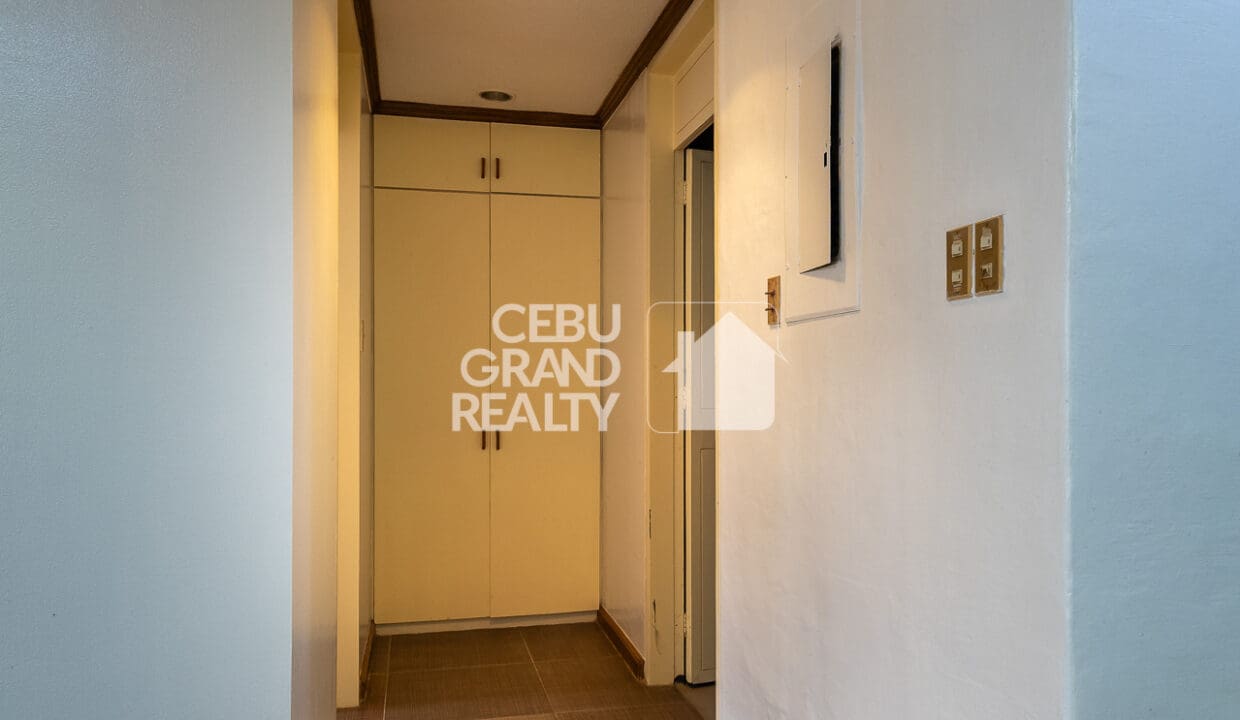 RCREC16 - Comfort Meets Style in This Tastefully Furnished Unit - Cebu Grand Realty (6)