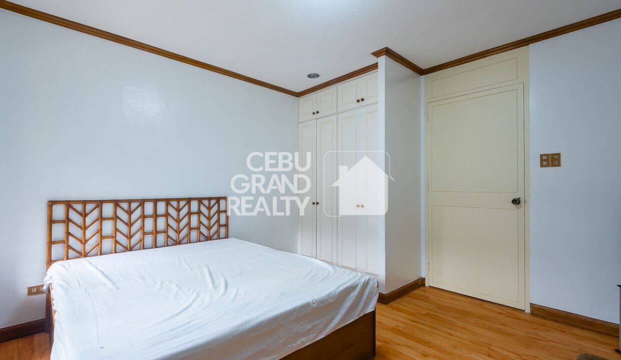 RCREC16 - Comfort Meets Style in This Tastefully Furnished Unit - Cebu Grand Realty (8)