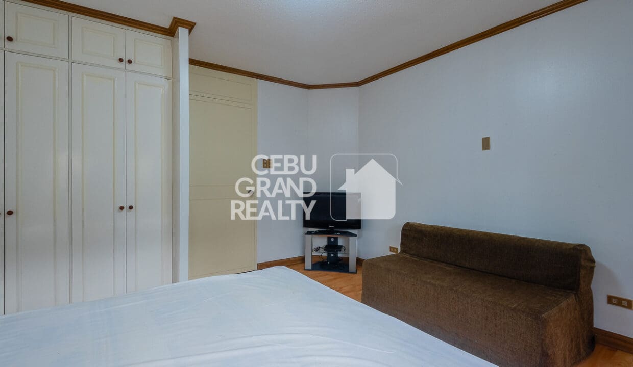 RCREC16 - Comfort Meets Style in This Tastefully Furnished Unit - Cebu Grand Realty (9)