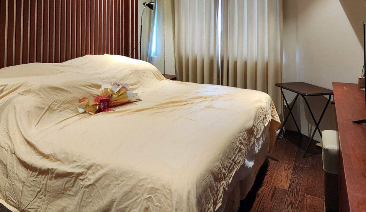 SRBTSS8 - Designer Condo with Balcony Overlooking Nature & Sea in Cebu - Cebu Grand Realty (4)