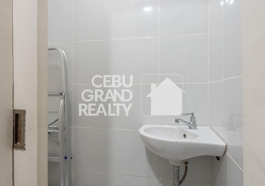 _RCAR1 - Seabreeze Sanctuary with Modern Charm - Cebu Grand Realty (18A)