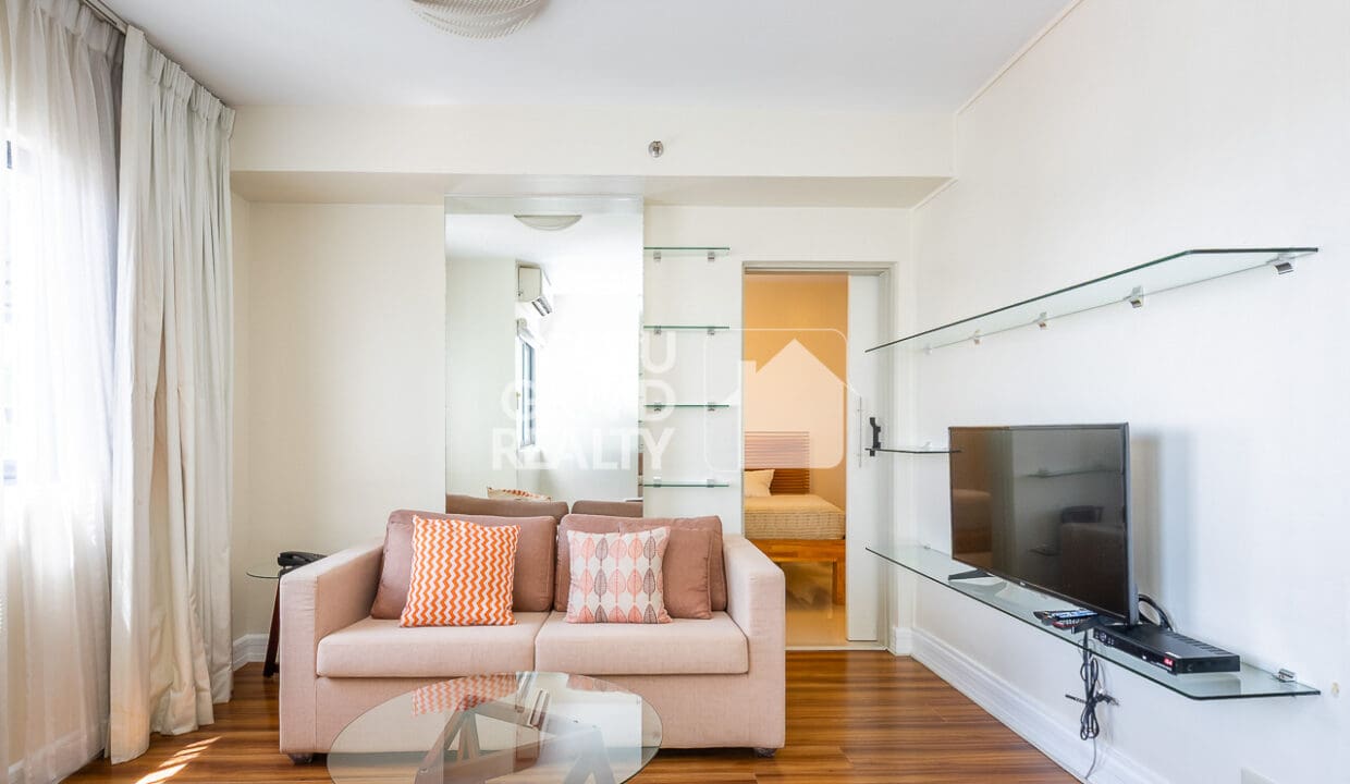 RCGR6 - Cozy Chic Sanctuary with Sleek Comforts - Cebu Grand Realty (0)