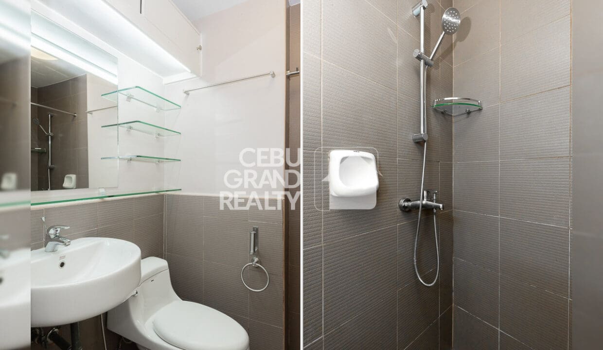 RCGR6 - Cozy Chic Sanctuary with Sleek Comforts - Cebu Grand Realty (11A)