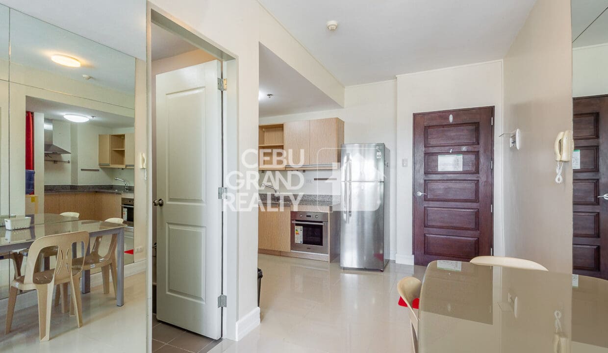 RCGR6 - Cozy Chic Sanctuary with Sleek Comforts - Cebu Grand Realty (1B)