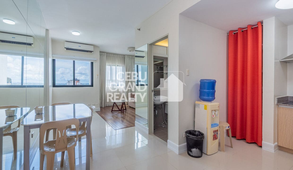 RCGR6 - Cozy Chic Sanctuary with Sleek Comforts - Cebu Grand Realty (2)