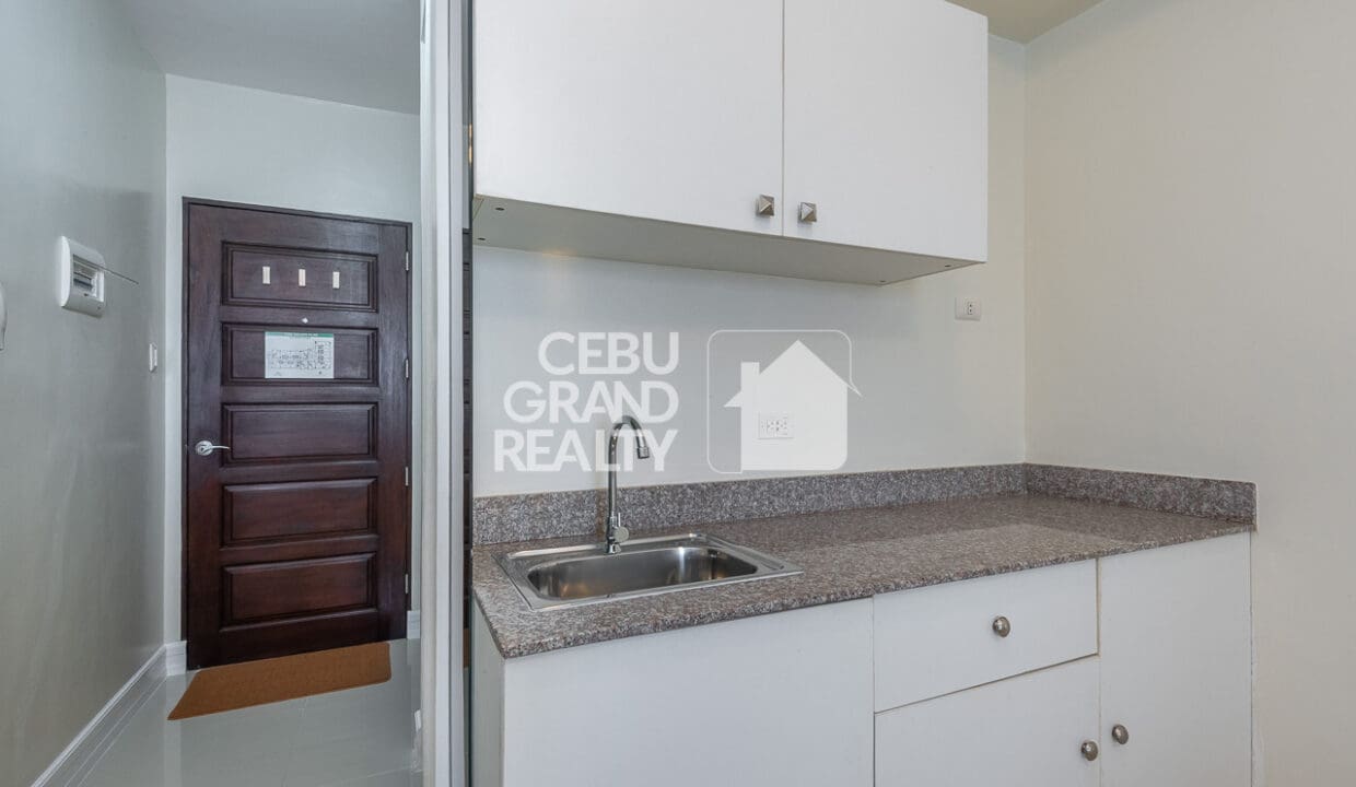 RCGR6 - Cozy Chic Sanctuary with Sleek Comforts - Cebu Grand Realty (4)
