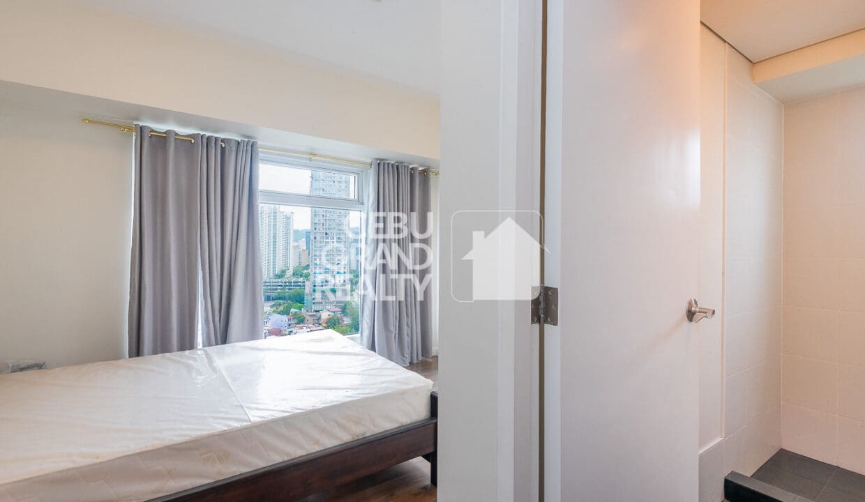 RCSP9 - Panoramic Cityscapes Condo with Spacious Interiors in Cebu - Cebu Grand Realty (7)