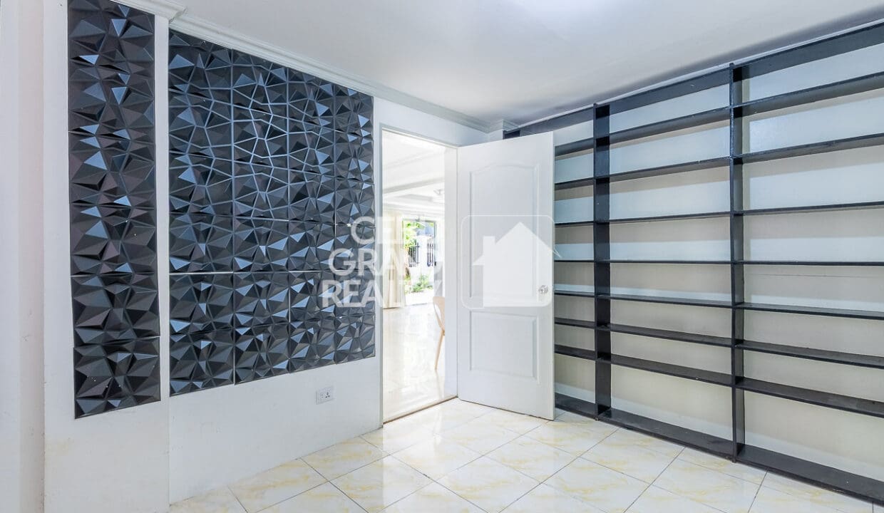 RHPGV1 - Cozy Elegance in a Peaceful Corner - Cebu Grand Realty (10)