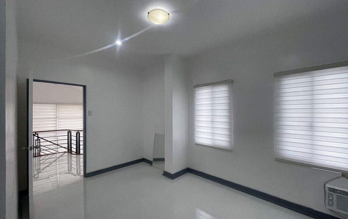 SRBMG3 - Chic Minimalist Home with Polished Interior - Cebu Grand Realty - (10)