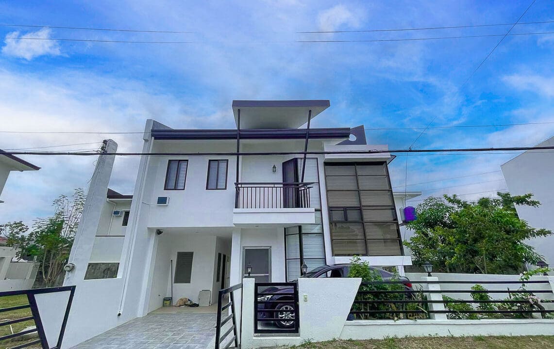 SRBMG3 - Chic Minimalist Home with Polished Interior - Cebu Grand Realty - (11)