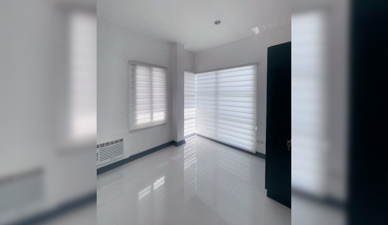 SRBMG3 - Chic Minimalist Home with Polished Interior - Cebu Grand Realty - (6)