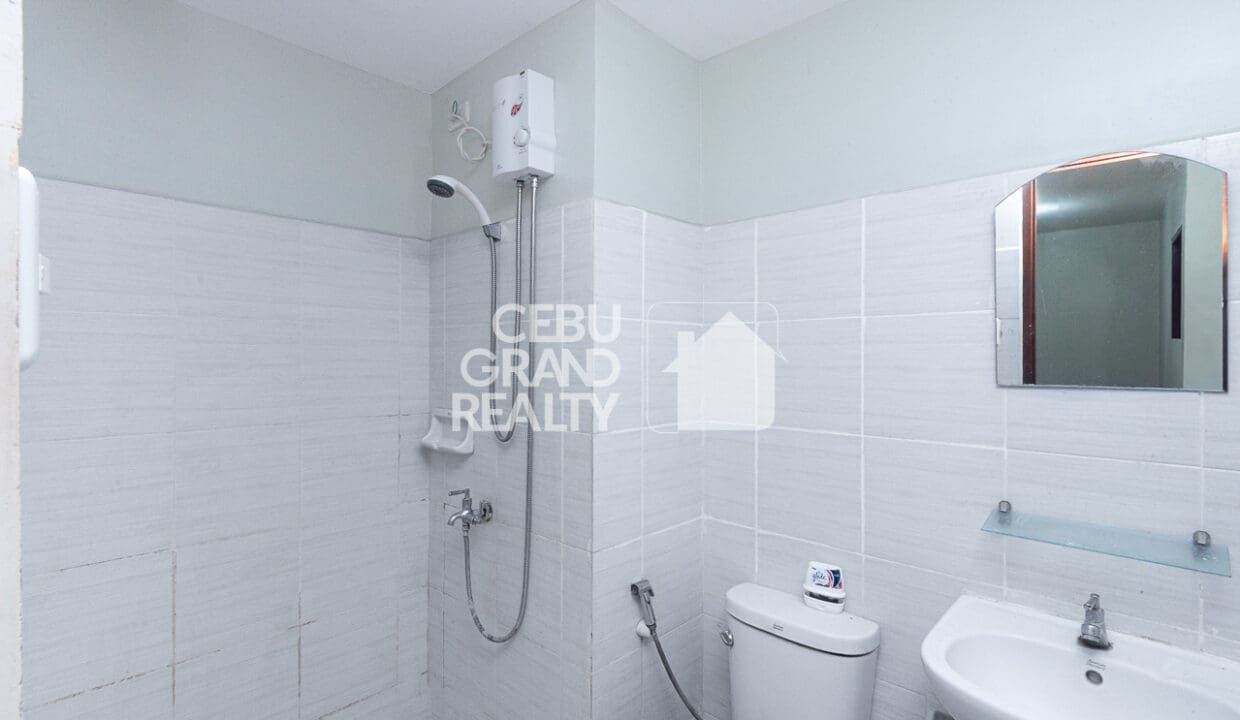 RCMGR1 - Bright And Breezy High Floor Living Awaits in a Cozy Condo - Cebu Grand Realty (10)