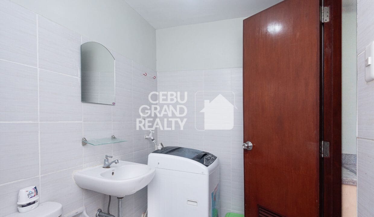 RCMGR1 - Bright And Breezy High Floor Living Awaits in a Cozy Condo - Cebu Grand Realty (11)