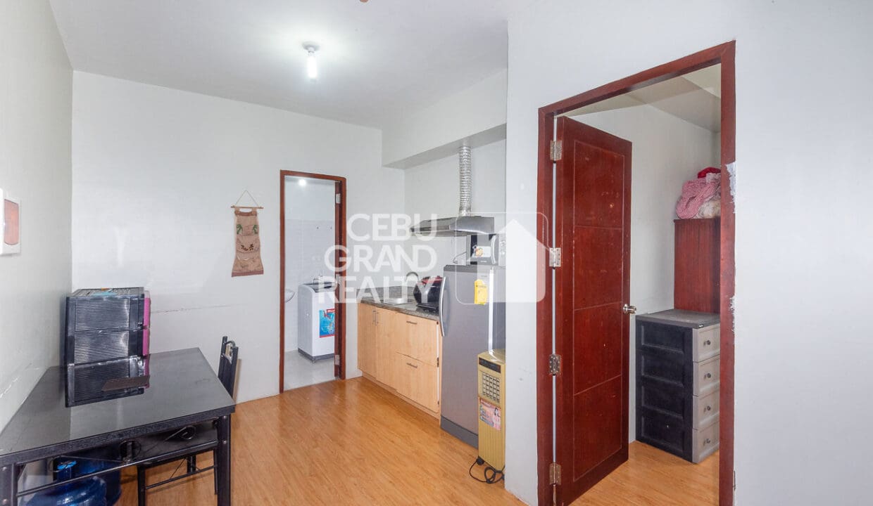 RCMGR1 - Bright And Breezy High Floor Living Awaits in a Cozy Condo - Cebu Grand Realty (4)