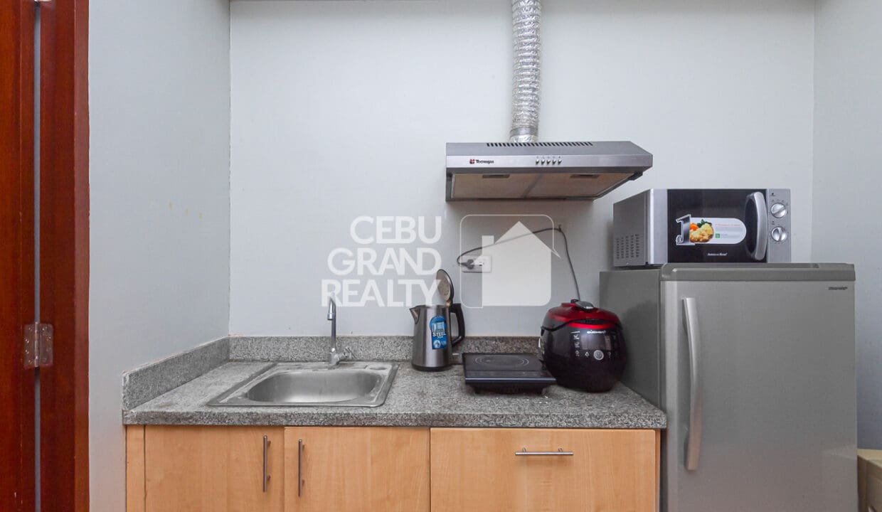 RCMGR1 - Bright And Breezy High Floor Living Awaits in a Cozy Condo - Cebu Grand Realty (9)