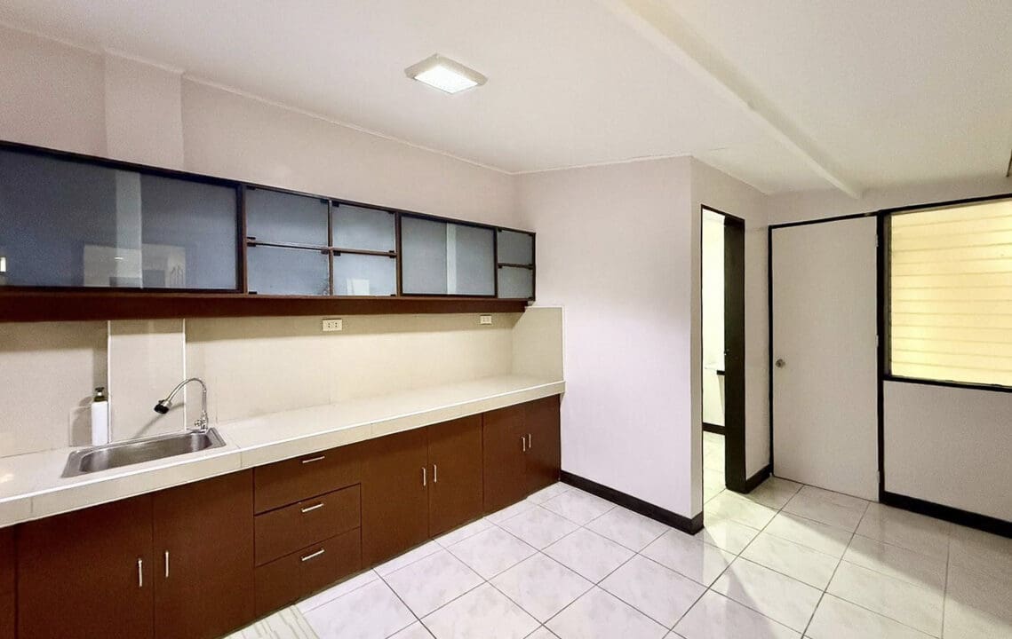 RHMV6 - Cozy Corner Bungalow with Natural Light and Great Layout- Cebu Grand Realty (11)