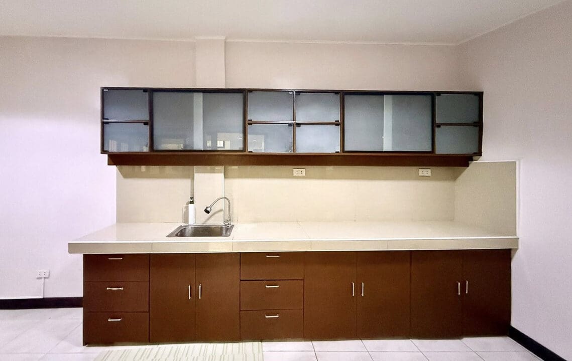 RHMV6 - Cozy Corner Bungalow with Natural Light and Great Layout- Cebu Grand Realty (11A)