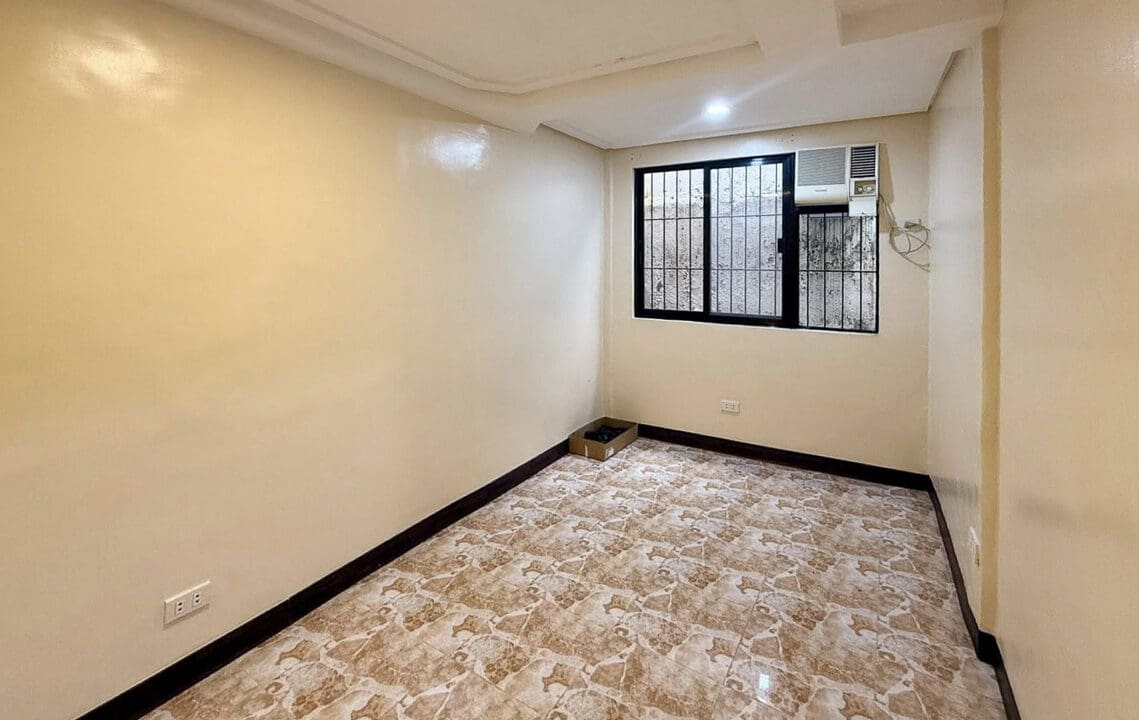 RHMV6 - Cozy Corner Bungalow with Natural Light and Great Layout- Cebu Grand Realty (16A)