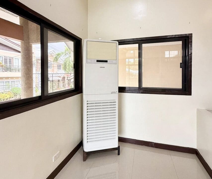 RHMV6 - Cozy Corner Bungalow with Natural Light and Great Layout- Cebu Grand Realty (9)