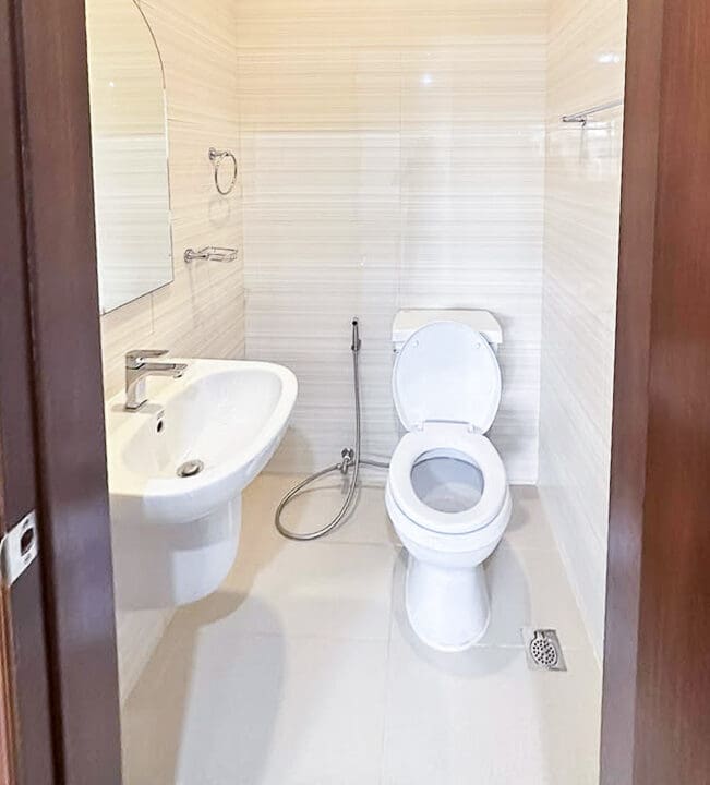 SRBML105 -Timeless Charm Meets Modern Comfort in an Elegant Bungalow - Cebu Grand Realty (59)