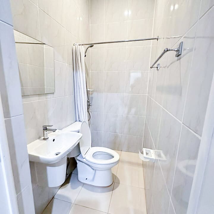 SRBML105 -Timeless Charm Meets Modern Comfort in an Elegant Bungalow - Cebu Grand Realty (60)