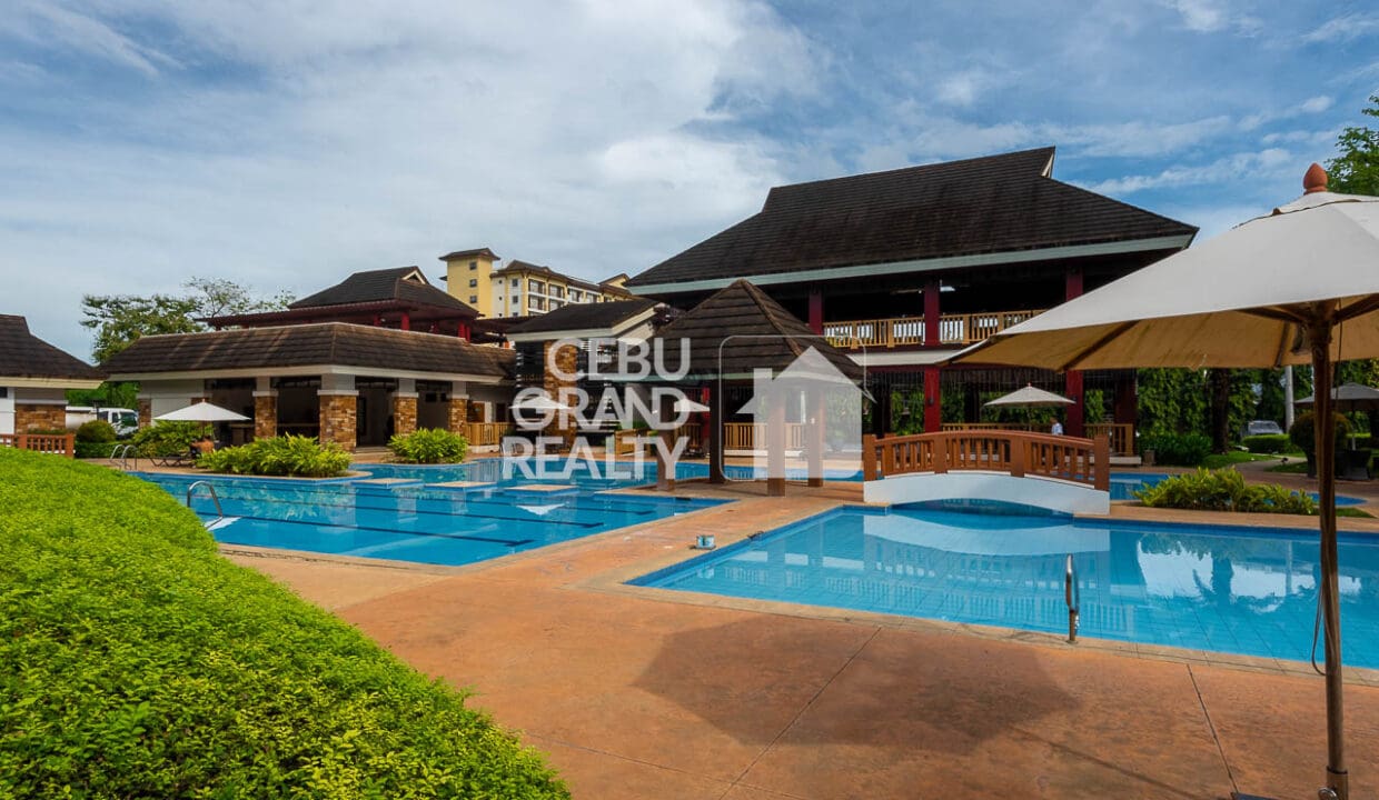 SRBOO5 - Scenic Greenside Haven Condo with Balcony and Golf View - Cebu Grand Realty (11)