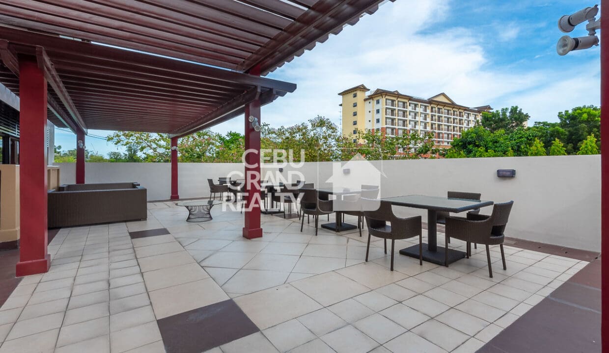 SRBOO5 - Scenic Greenside Haven Condo with Balcony and Golf View - Cebu Grand Realty (16)