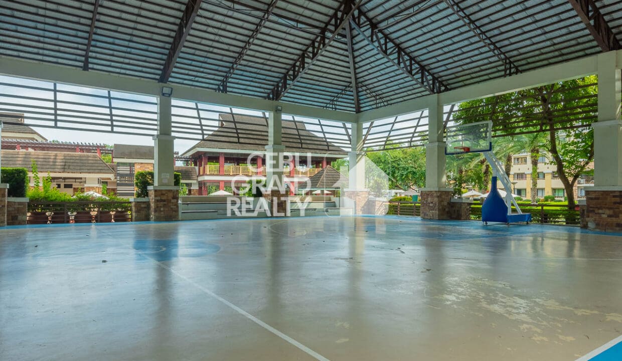SRBOO5 - Scenic Greenside Haven Condo with Balcony and Golf View - Cebu Grand Realty (17)