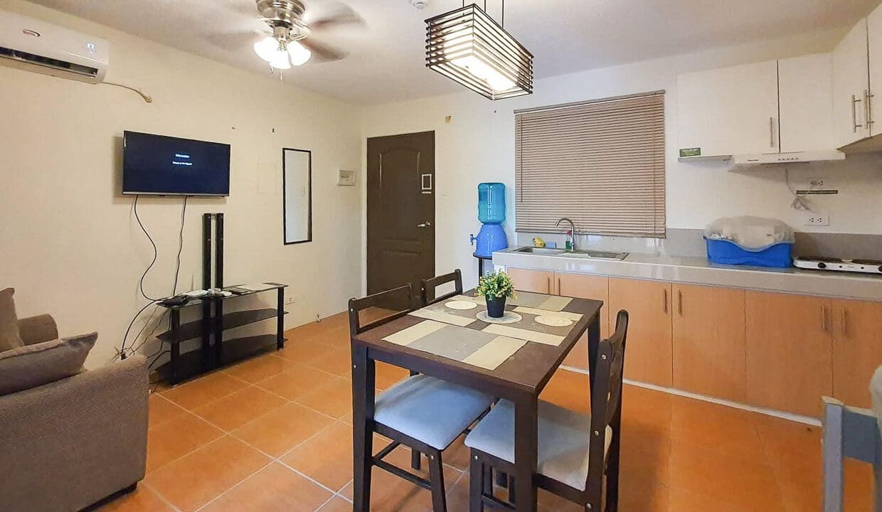 SRBOO5 - Scenic Greenside Haven Condo with Balcony and Golf View - Cebu Grand Realty (8)