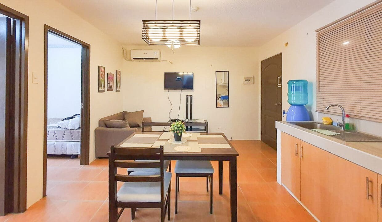 SRBOO5 - Scenic Greenside Haven Condo with Balcony and Golf View - Cebu Grand Realty (9)