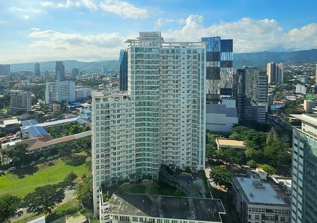 SRBS26 - Stylish Condo Featuring Stunning City View with Cozy Interiors- Cebu Grand Realty (11)