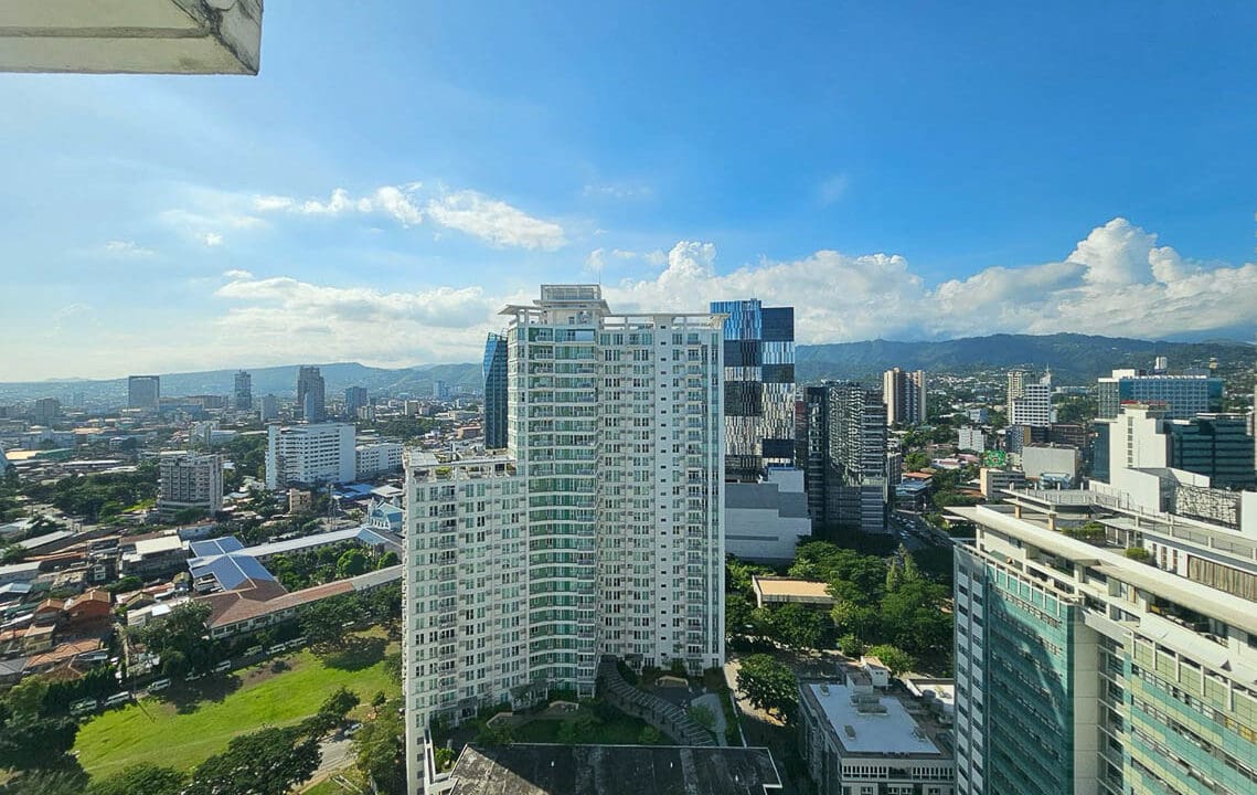 SRBS26 - Stylish Condo Featuring Stunning City View with Cozy Interiors- Cebu Grand Realty (12)