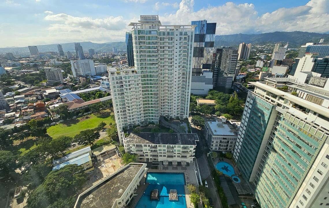 SRBS26 - Stylish Condo Featuring Stunning City View with Cozy Interiors- Cebu Grand Realty (13)