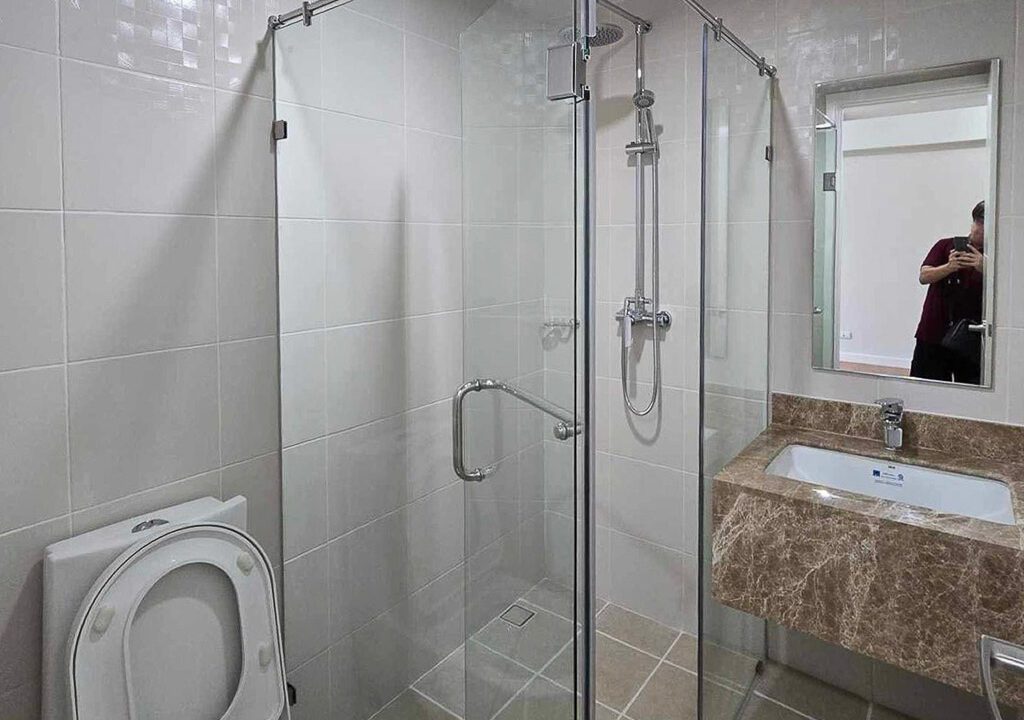 SRBMP20 - Bright Simple Serene Space with Balcony View and Chic Charm - Cebu Grand Reaslty (10)
