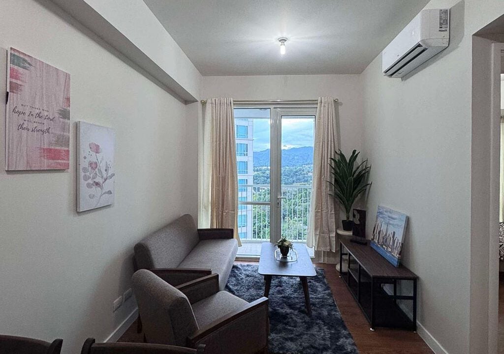 SRBMP20 - Bright Simple Serene Space with Balcony View and Chic Charm - Cebu Grand Reaslty (3)