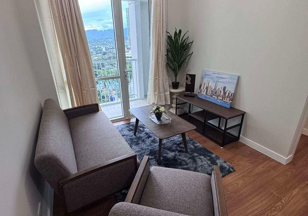 SRBMP20 - Bright Simple Serene Space with Balcony View and Chic Charm - Cebu Grand Reaslty (4)