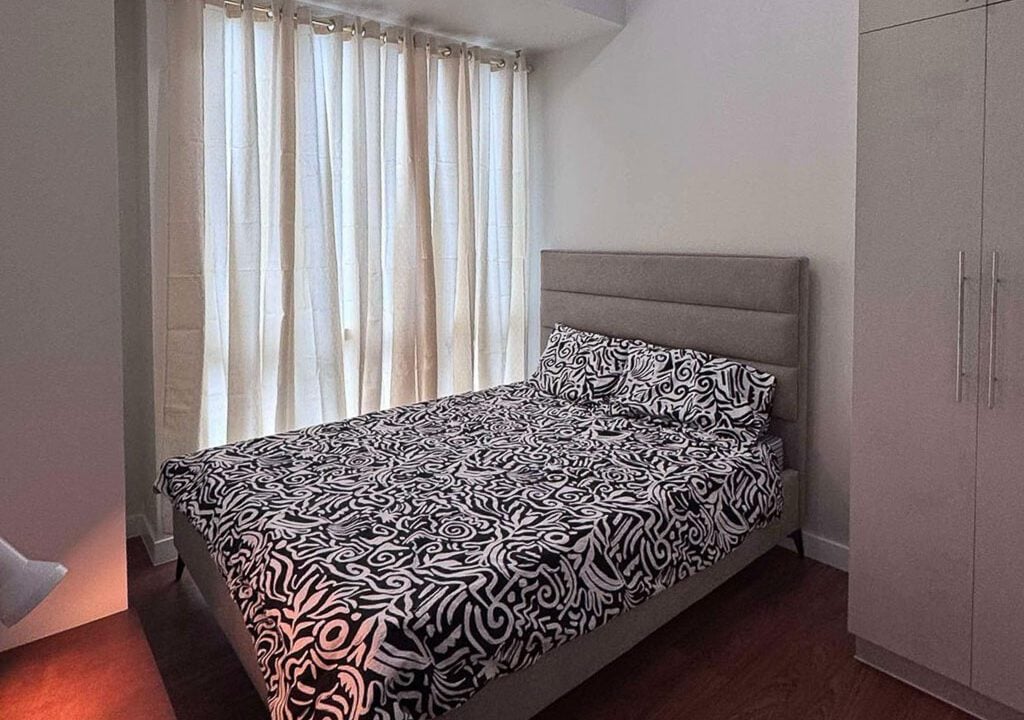 SRBMP20 - Bright Simple Serene Space with Balcony View and Chic Charm - Cebu Grand Reaslty (7)