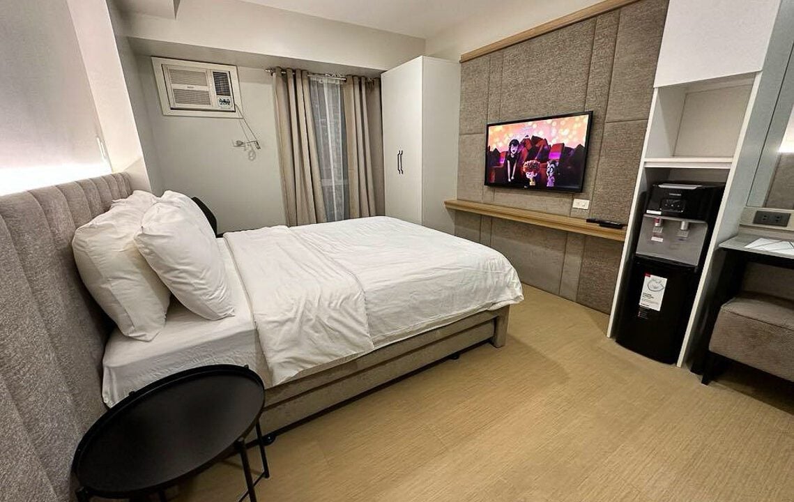 SRBMP20 - Bright Simple Serene Space with Balcony View and Chic Charm - Cebu Grand Reaslty (8)