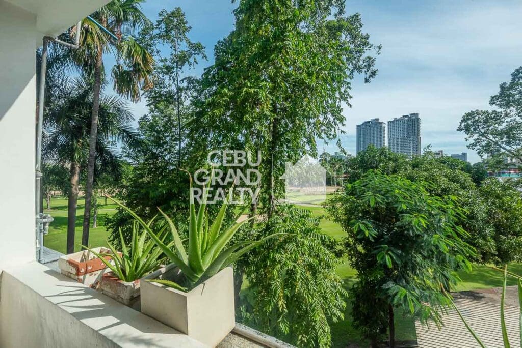 Penthouse for Rent in Banilad with Golf Views | Cebu Grand Realty