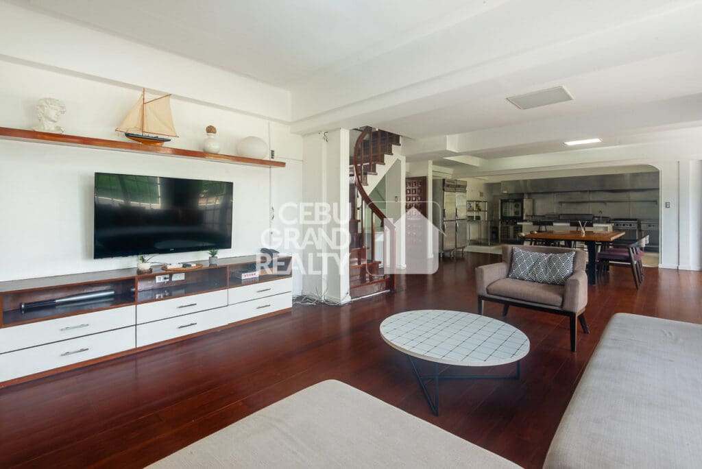 Penthouse for Rent in Banilad with Golf Views | Cebu Grand Realty