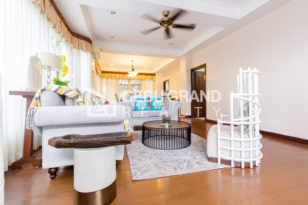 Living room of the four-bedroom house in Maria Luisa Park