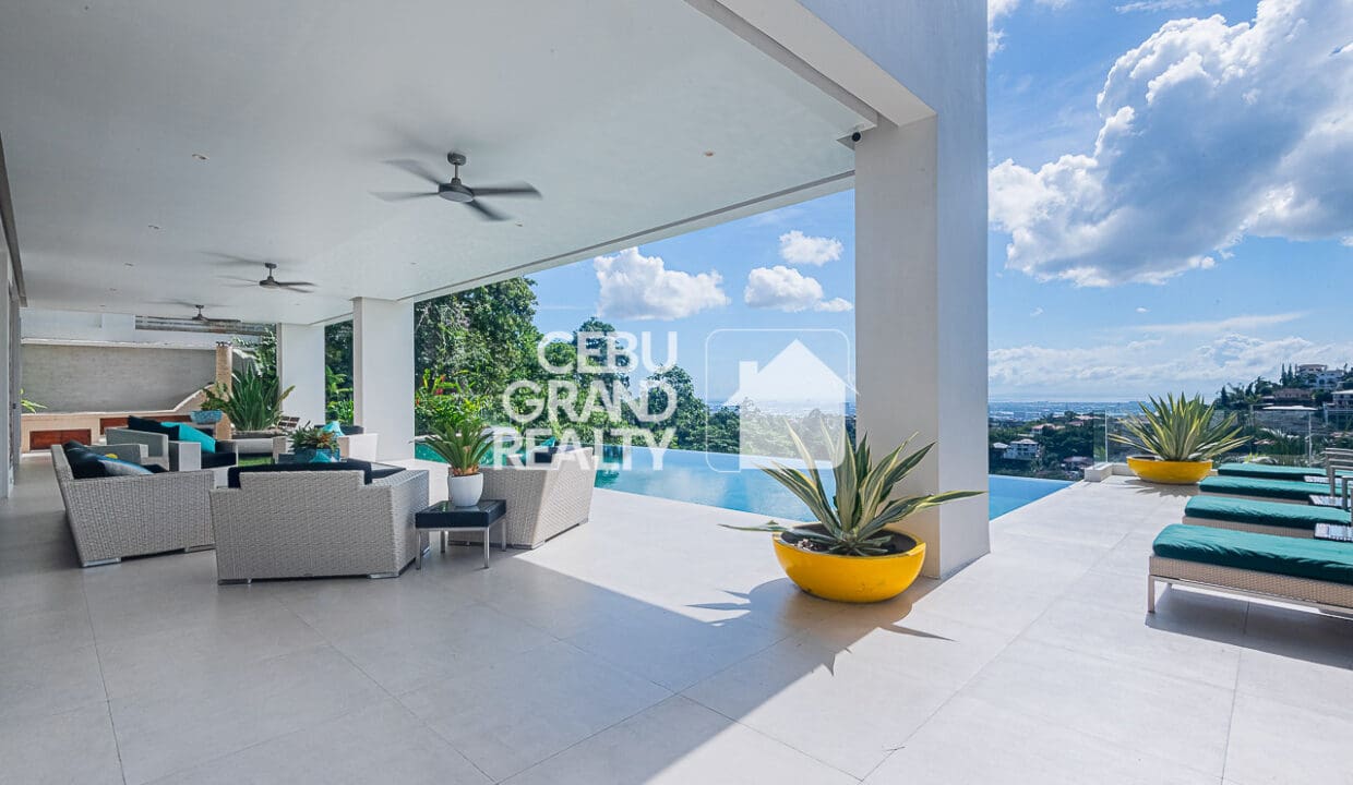 Luxury and Modern Tropical Villa with Infinity Pool in Busay Cebu