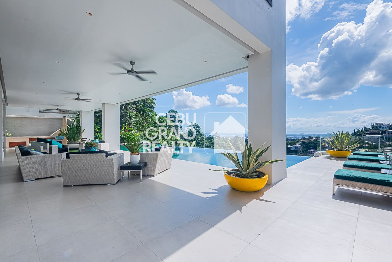 Luxury and Modern Tropical Villa with Infinity Pool in Busay Cebu