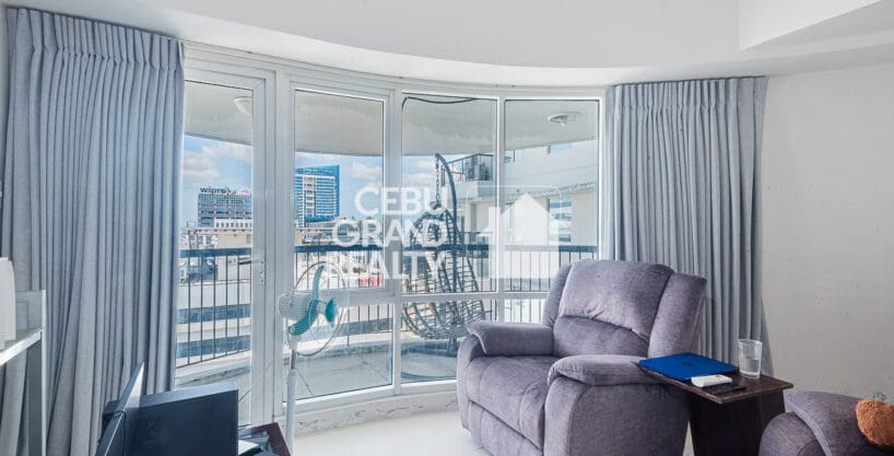 Luxury Condo with Private Balcony at Calyx Centre