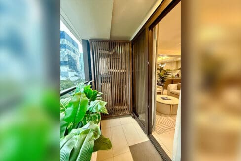 RCALC40 – High End Classic Condo with Balcony at The Alcoves – Cebu Grand Realty (14)