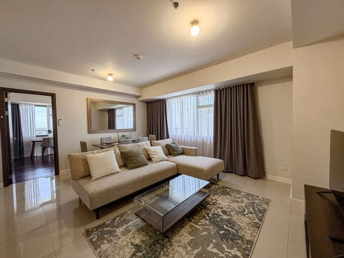 Modern High Floor Condo Zen Suite at The Alcoves