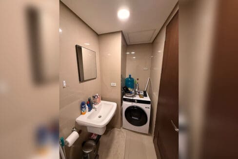Bathroom with rain shower and hand shower at 38 Park Avenue studio for rent